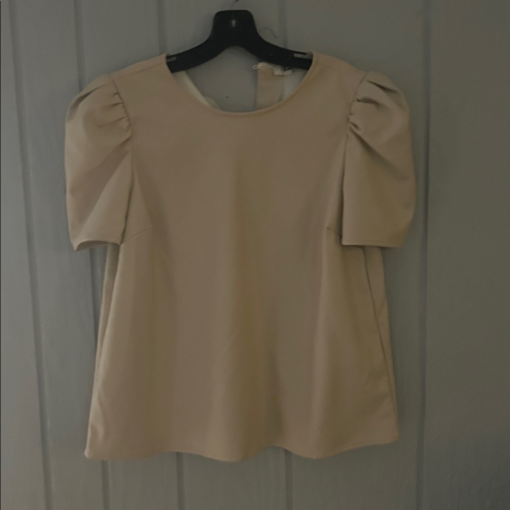 Beautiful beige top! Sexy and classy!